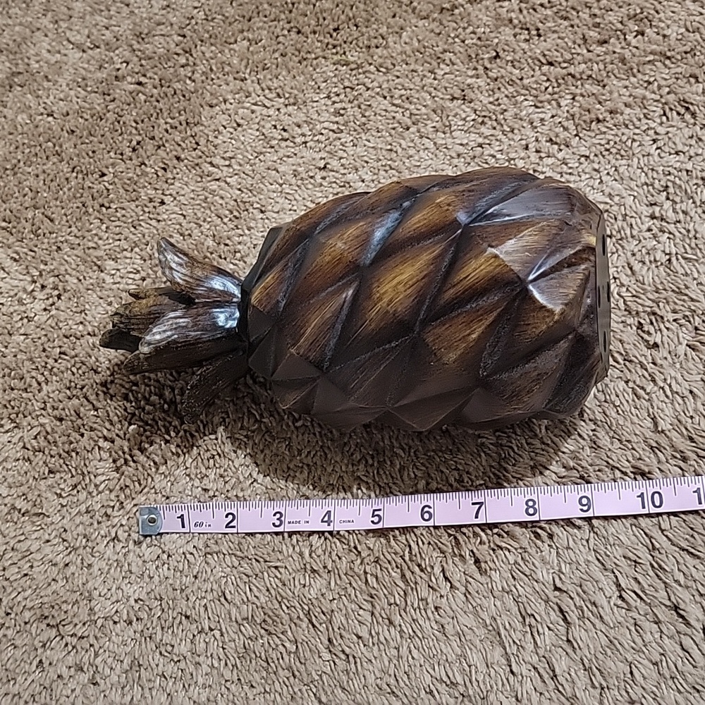 Pineapple - Picture 4 of 5